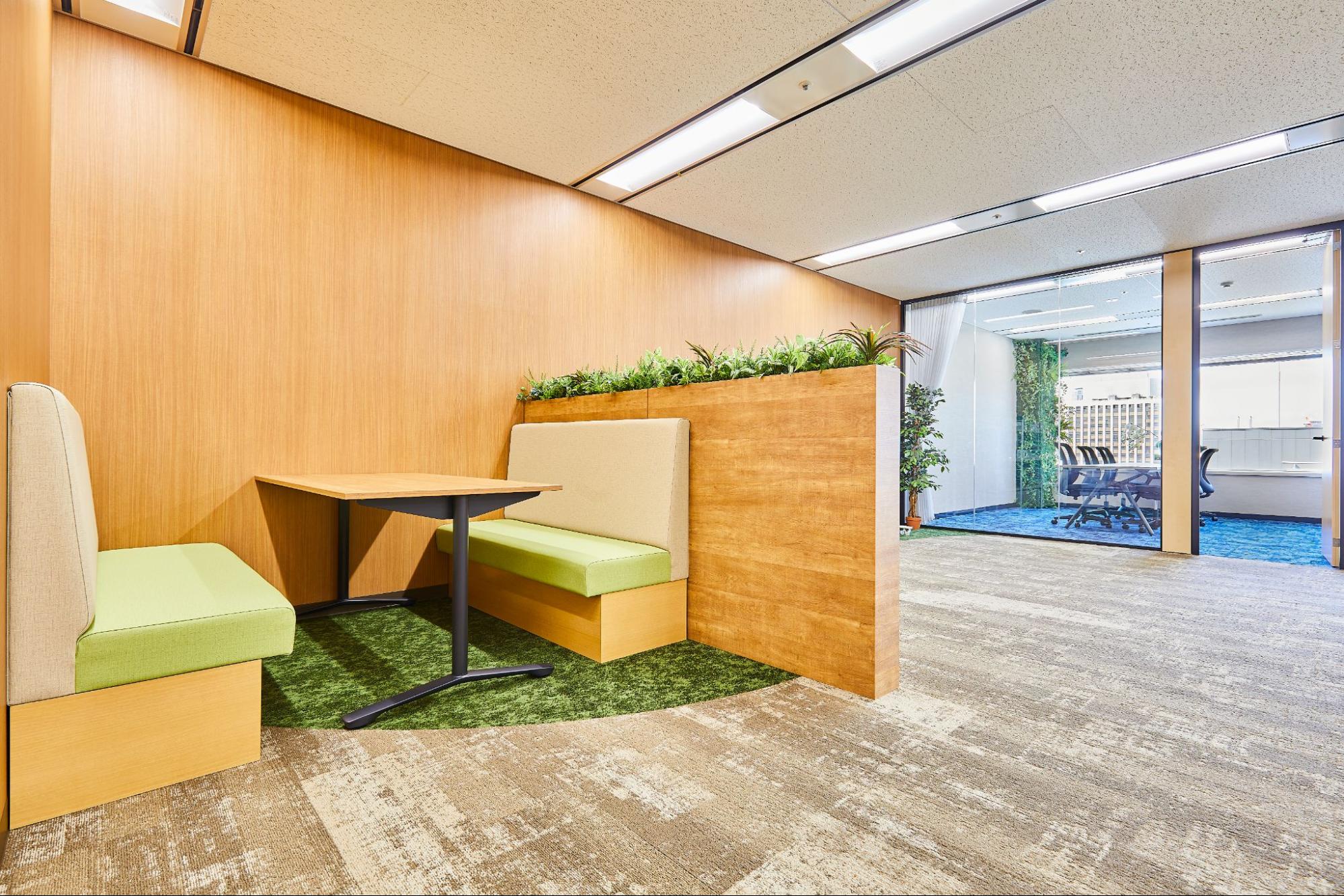 自然素材を活かした癒しと格式を両立する増床事例