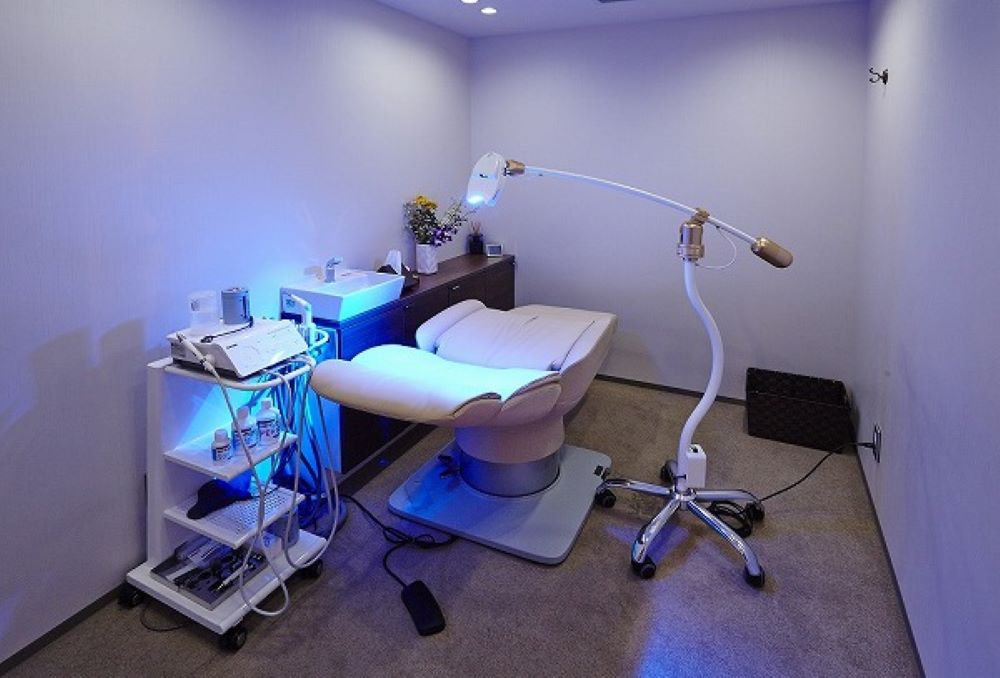 清潔感と高級感を両立した美容クリニックの工事事例