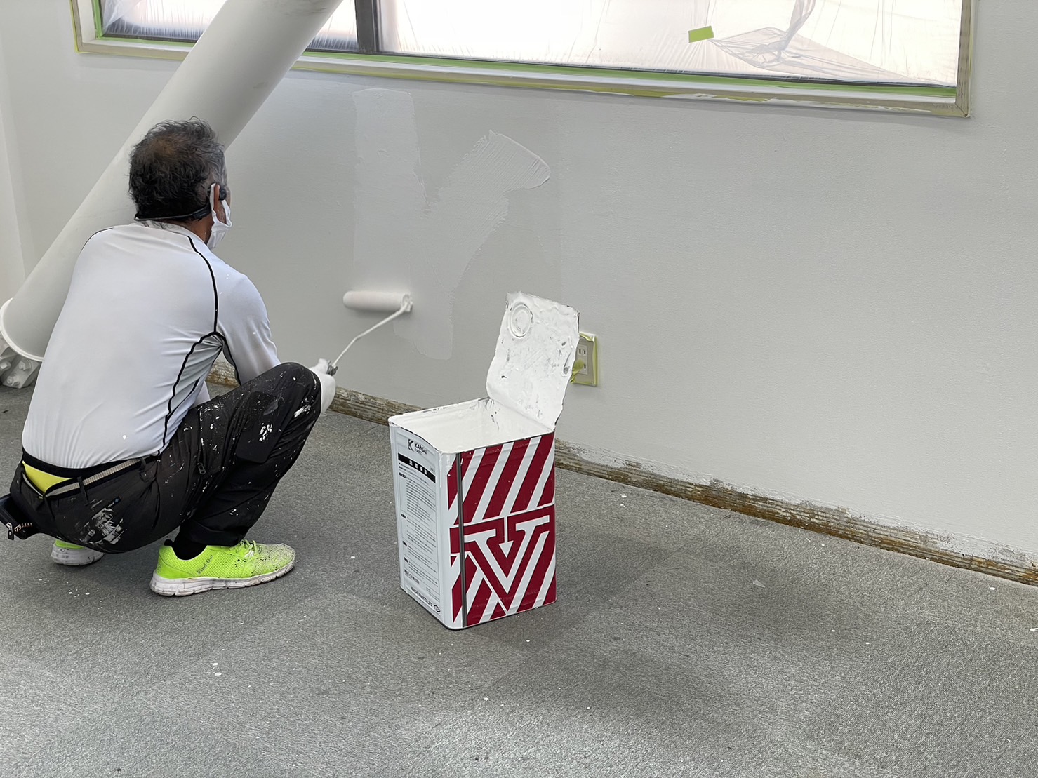 【事例2】養生を徹底した天井塗装で空間を一新